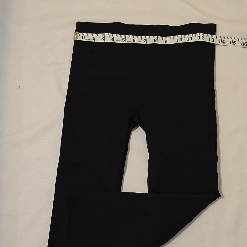 Spanx Compression Leggings Size Large - image 3